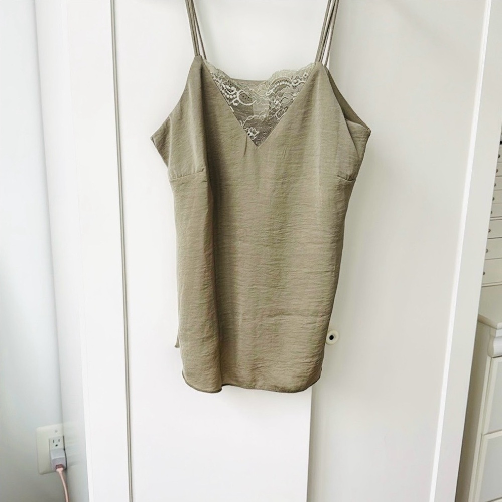 Elegant Lace Trim Sleepwear